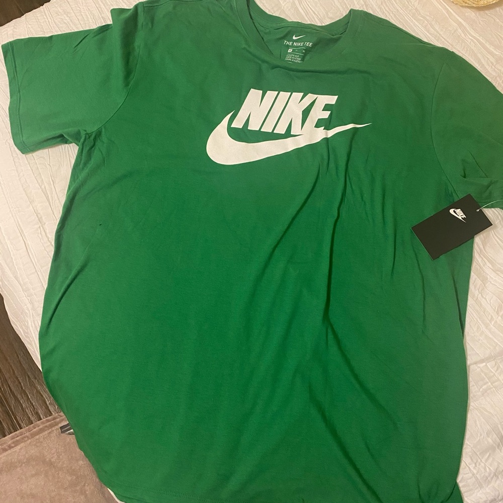 Nike active tee